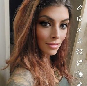 Meet your Posher, Danielle